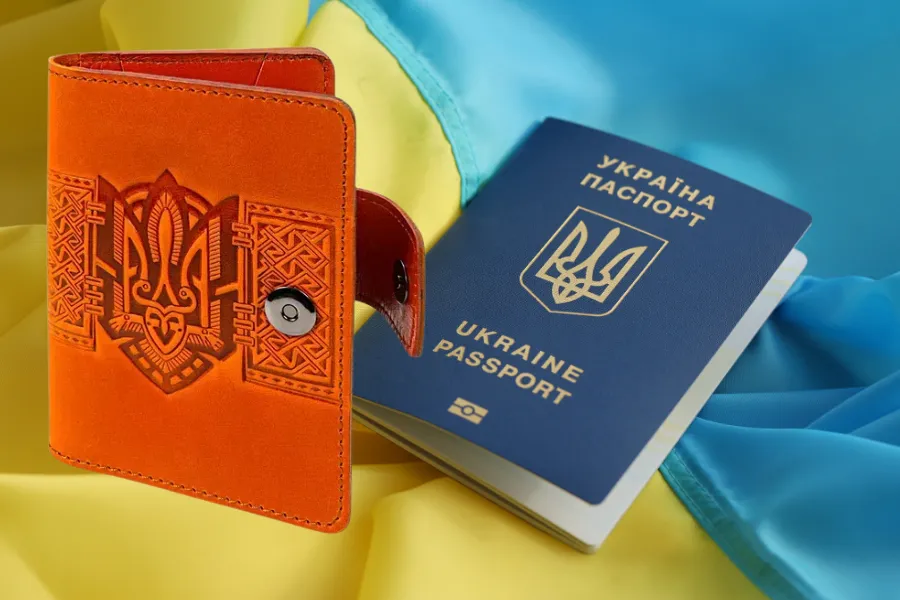 ТОП-5 матеріалів для обкладинок документів: який варіант краще обрати?